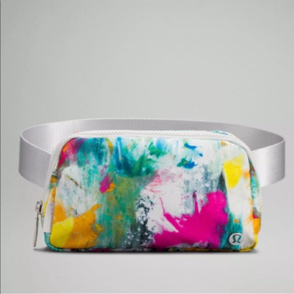 🍋NWT Lululemon Everywhere Belt Bag No Limits White Multi